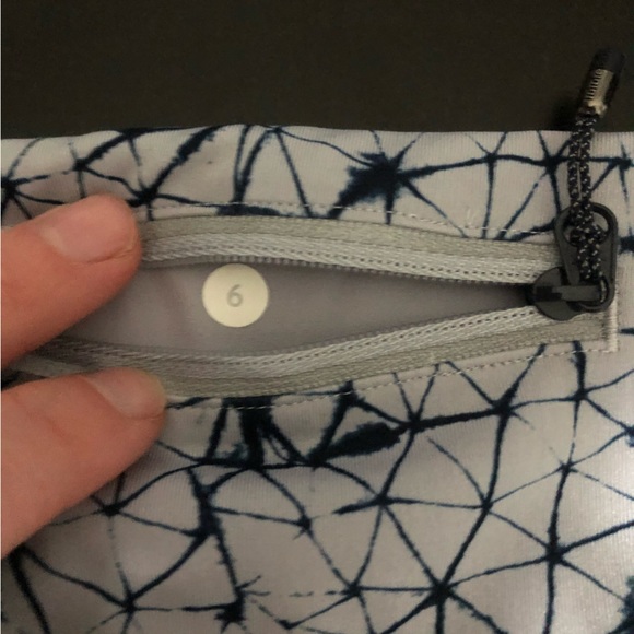 LULULEMON Pedal Pace Crop - Size 6 - Picture 3 of 4